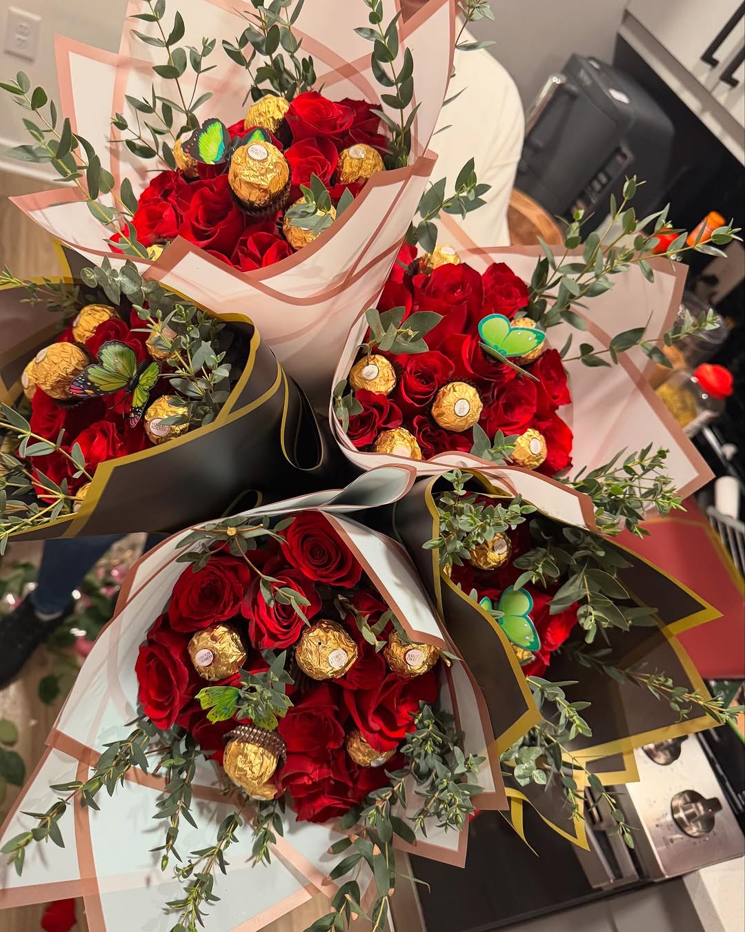 Roses & Rocher Bouquets